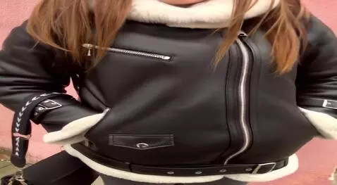 AI Video from prompt: Проводит протест населения