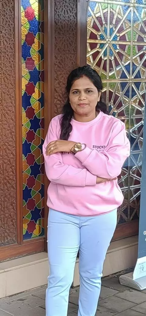 AI Video from prompt: Women removing dress