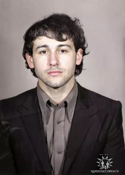 AI Video from prompt: A serene, vintage color photograph from the 1950