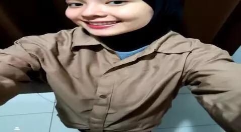 AI Video from prompt: Smile grils and