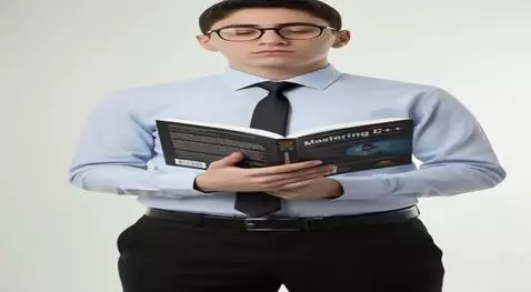 AI Video from prompt: a goblin with a aviator hat