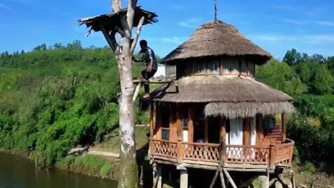 AI Video from prompt: Once upon a time, there lived a rich man and a p