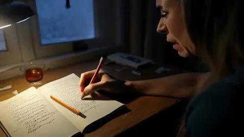 AI Video from prompt: Раскусанные на губах слова Стекают кровяной стро