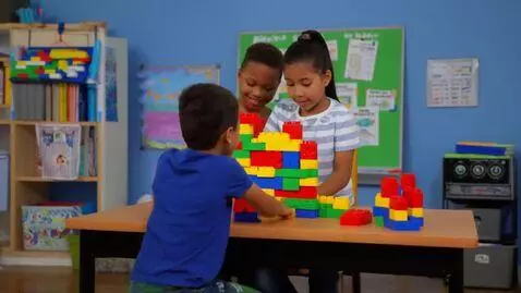 AI Video from prompt: сделай видео как ученики 7 класса играют в робло