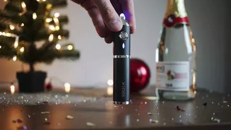 AI Video from prompt: Покажи под систему Xros 4 в новогодней тематике,