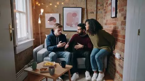 AI Video from prompt: Видео - группа друзей обсуждает планы на Новый г