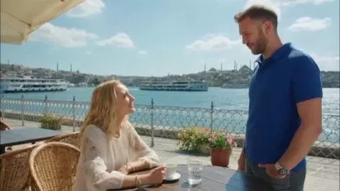 AI Video from prompt: The Istanbul embankment overlooks the Bosphorus 