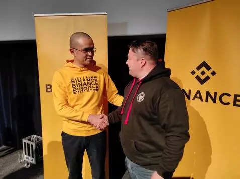 AI Video from prompt: Use the uploaded image. CZ (highlighted in yello