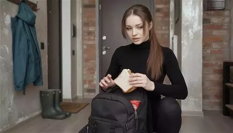 AI Video from prompt: A pretty 25-year-old young woman with a beautifu