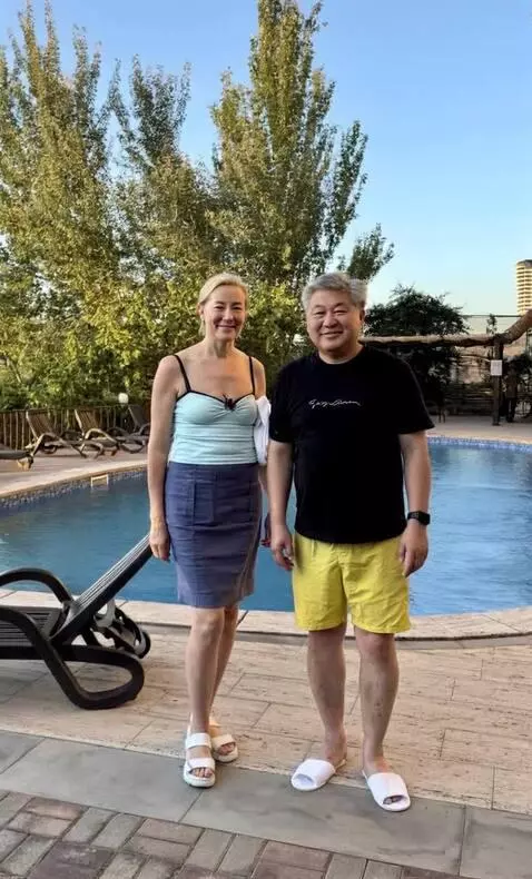 AI Video from prompt: Vigor and Natasha on vacation