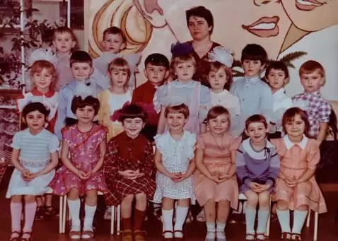 AI Video from prompt: make live photo, children smoling and laughting