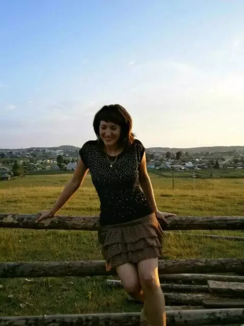 AI Video from prompt: He slides off the fence and jumps like a rabbit