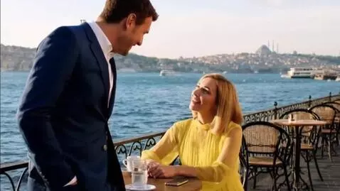 AI Video from prompt: The Istanbul embankment overlooks the Bosphorus 