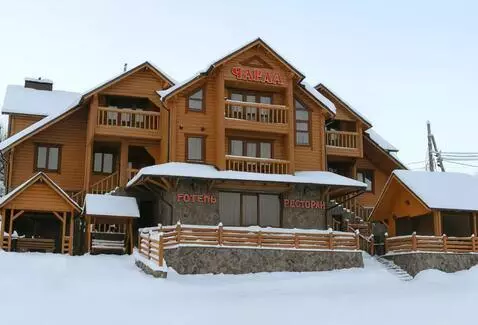 AI Video from prompt: A Christmas tree with warm, cozy lighting. In th