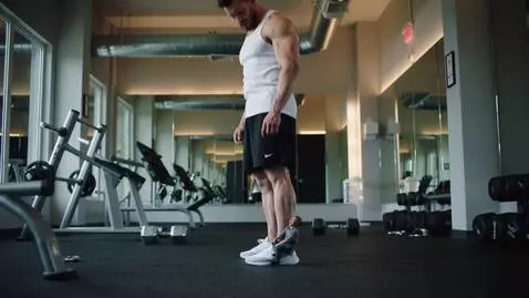 AI Video from prompt: The camera shows the full body of an handsome ma