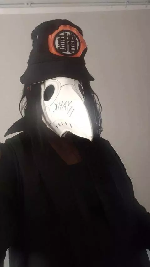 AI Video from prompt: The character shakes his head in disappointment.