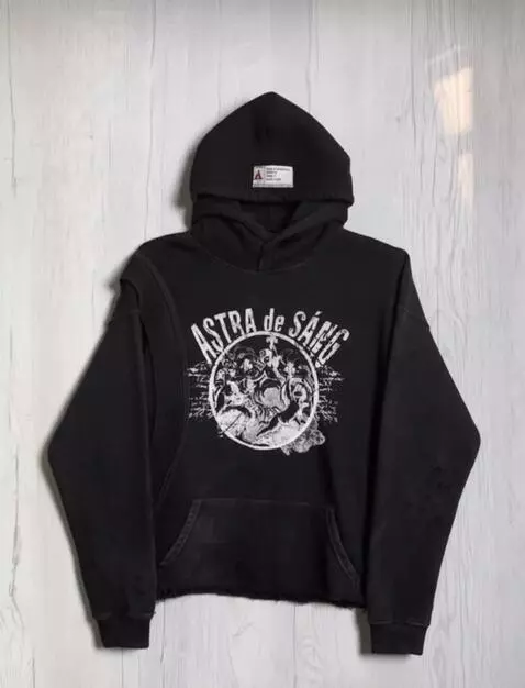 AI Video from prompt: Realistic vertical video 9:16, looks like it was