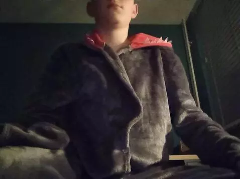 AI Video from prompt: Make it have a bikini on