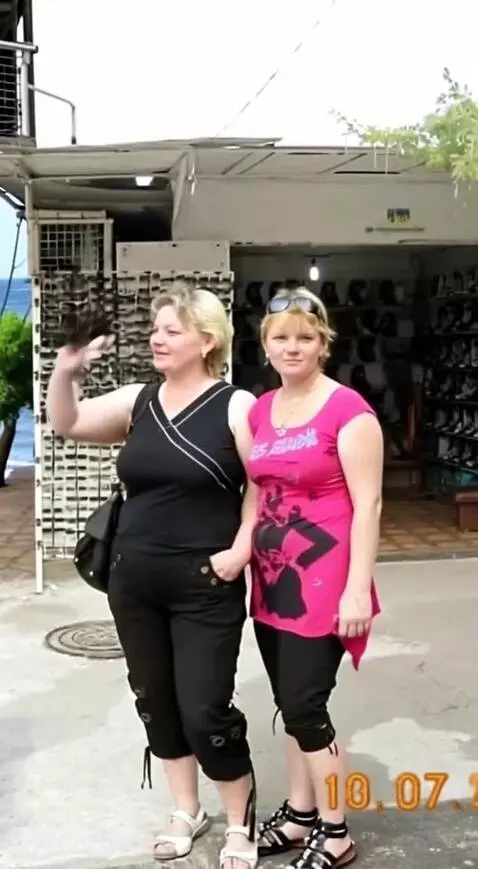 AI Video from prompt: The Jewish complex which is one yellow stuff cro