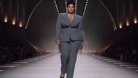 AI Video from prompt: Big girl model