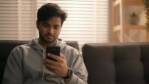 AI Video from prompt: Came to check the notification for a minute. 3 h