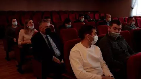 AI Video from prompt: people have elephant trunks instead of masks