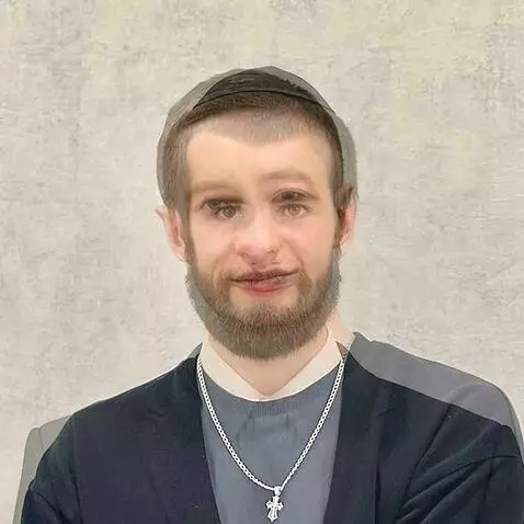 AI Video from prompt: This man becomes an Orthodox Jew.