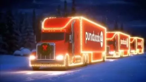 AI Video from prompt: Let's take an old video of Coca Cola where the h