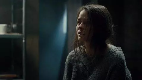 AI Video from prompt: Blogger Anna Pustyreva, a 25-year-old pretty Rus