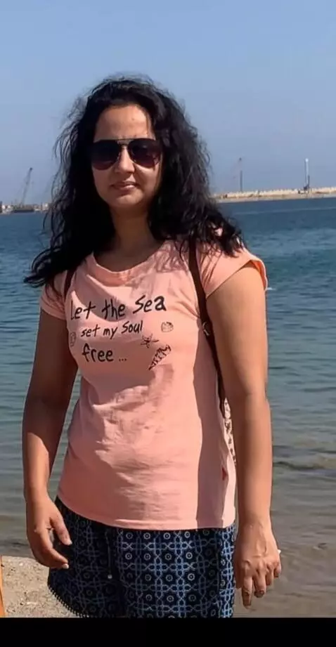 AI Video from prompt: Hairy armpits and licking