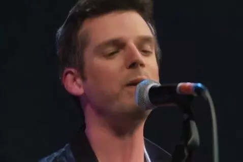 AI Video from prompt: Billy corgan singing as a baby