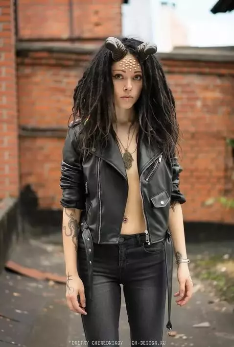 AI Video from prompt: horns and a large cow udder grow