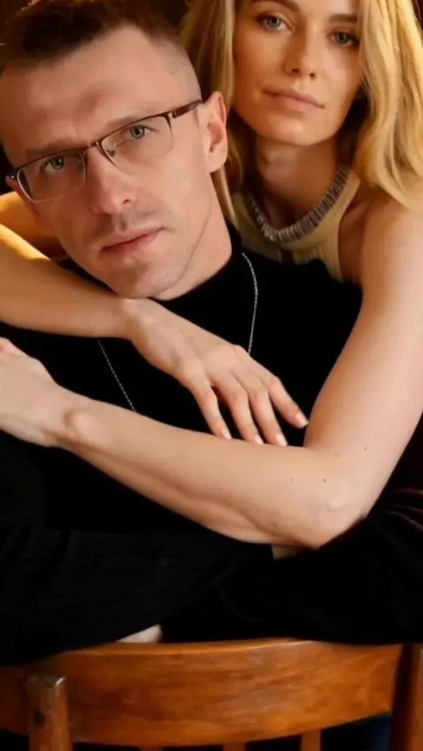 AI Video from prompt: The girl stands up next to me, full-length, and 