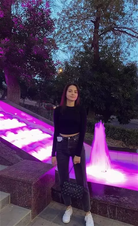 AI Video from prompt: she moves his hips