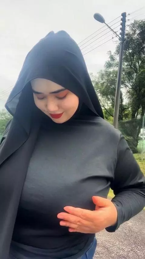 AI Video from prompt: squeezing breasts milk