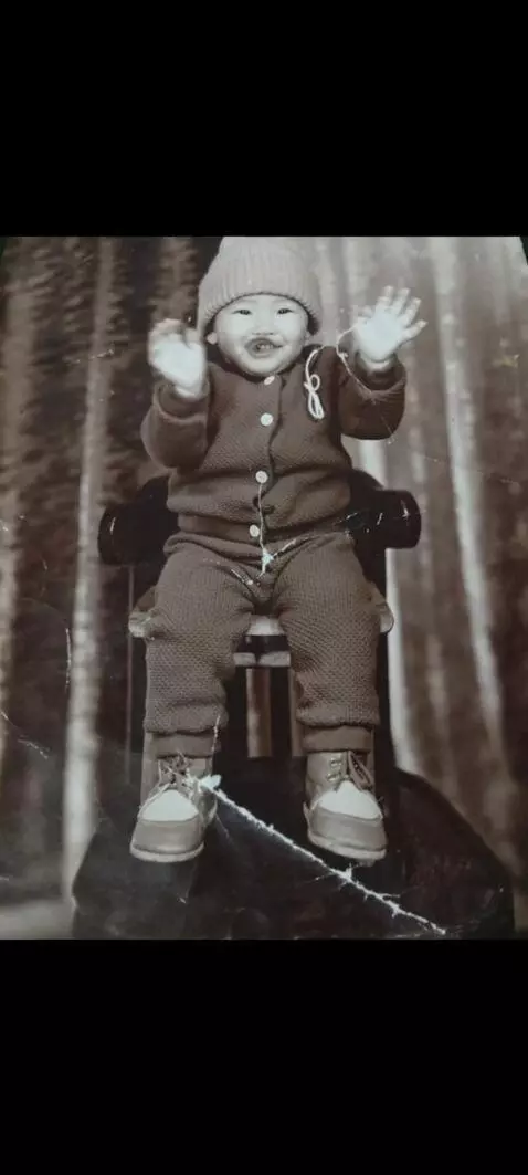 AI Video from prompt: They smile and wave at the camera, don't change 