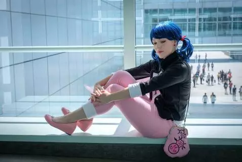 AI Video from prompt: Feet No Shoes