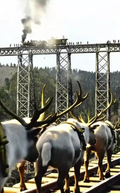 AI Video from prompt: “Bring an old color photograph to life: a massiv