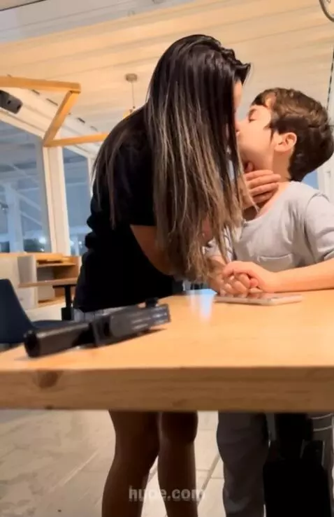 Kling 2.5 Turbo (pro) video