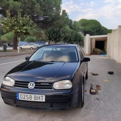 AI Video from prompt: The vehicle begins to fragment as metal plating 