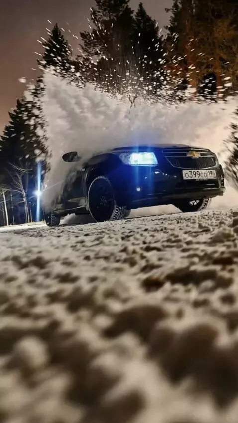 AI Video from prompt: This black Chevrolet Cruze (2012) is shining its