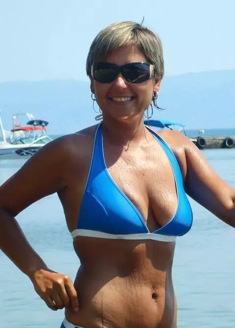 AI Video from prompt: girl dancing