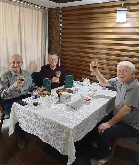 AI Video from prompt: Class reunion