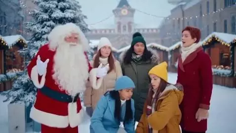 AI Video from prompt: Santa Claus has lost his hat ! He asks Alyona, A