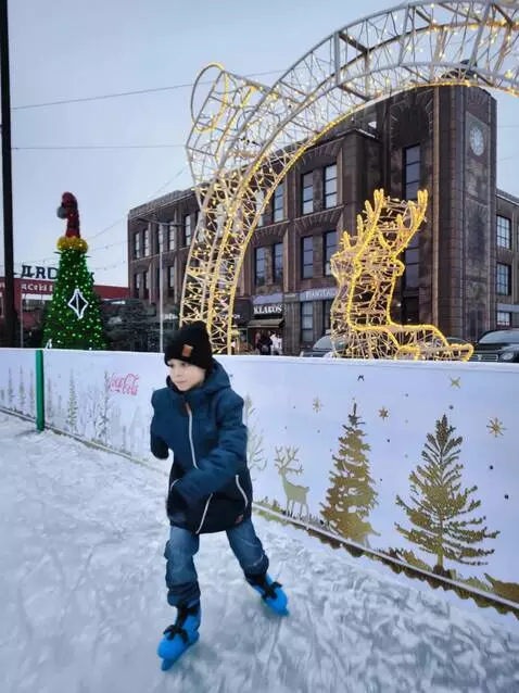 AI Video from prompt: The boy in the photo is skating as a professiona