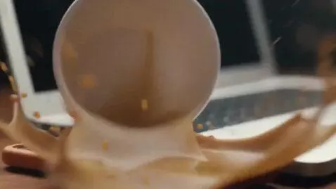 AI Video from prompt: Create a vertical 9:16 YouTube Short that opens 