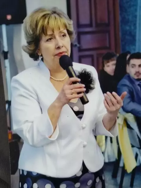 AI Video from prompt: Make this image live with sound