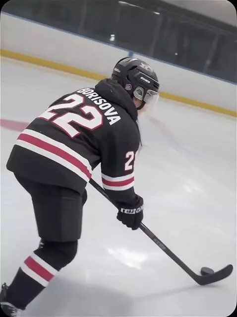 AI Video from prompt: The woman from the reference photo suddenly appe