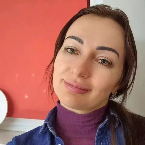 AI Video from prompt: a sensual girl flirts