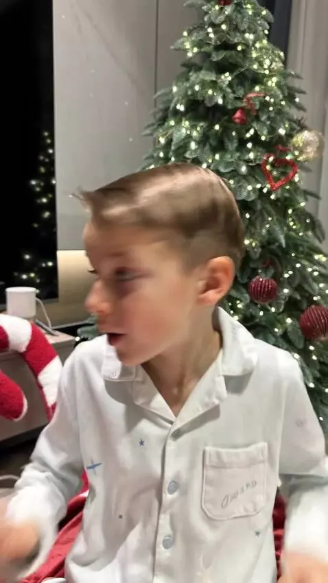 AI Video from prompt: Create a short video from the movie home alone b